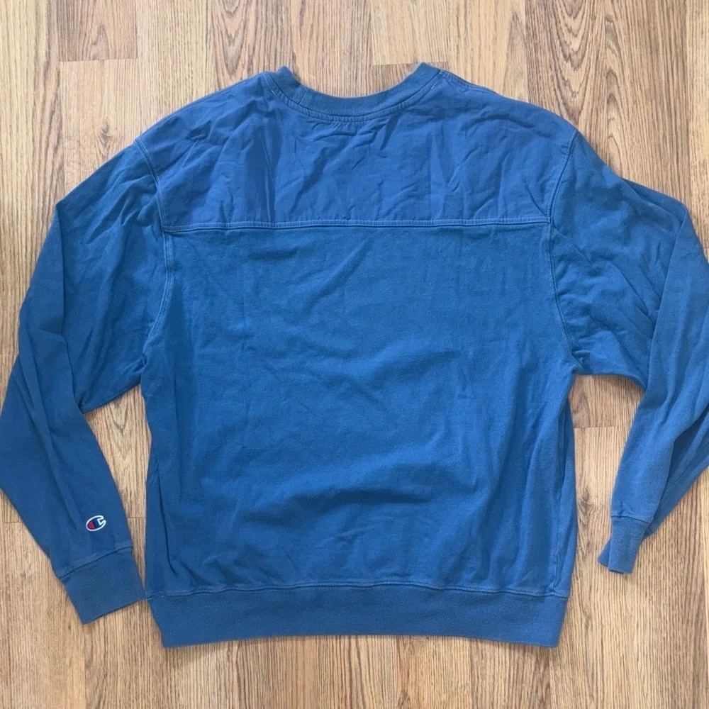 Champion Blue middleweight hybrid crewneck sweatshirt size large